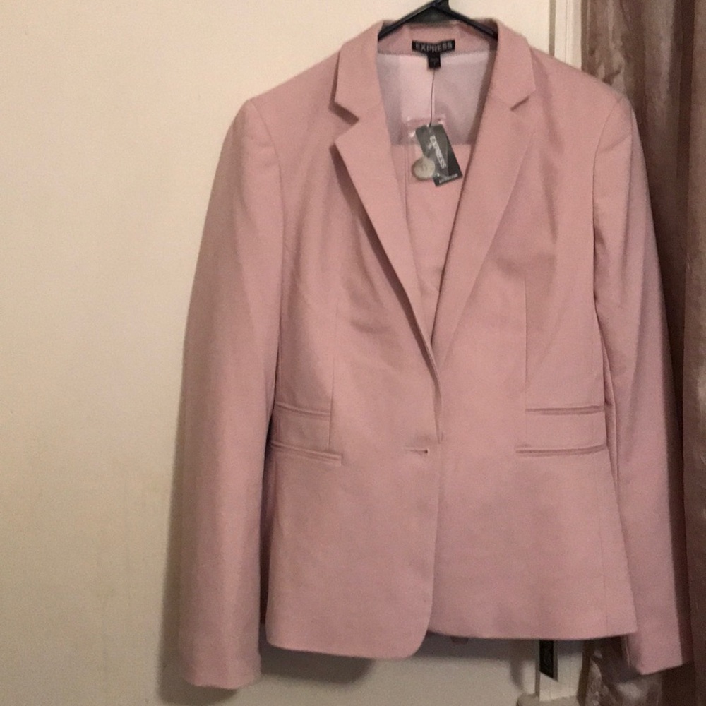 Pale pink pants suit